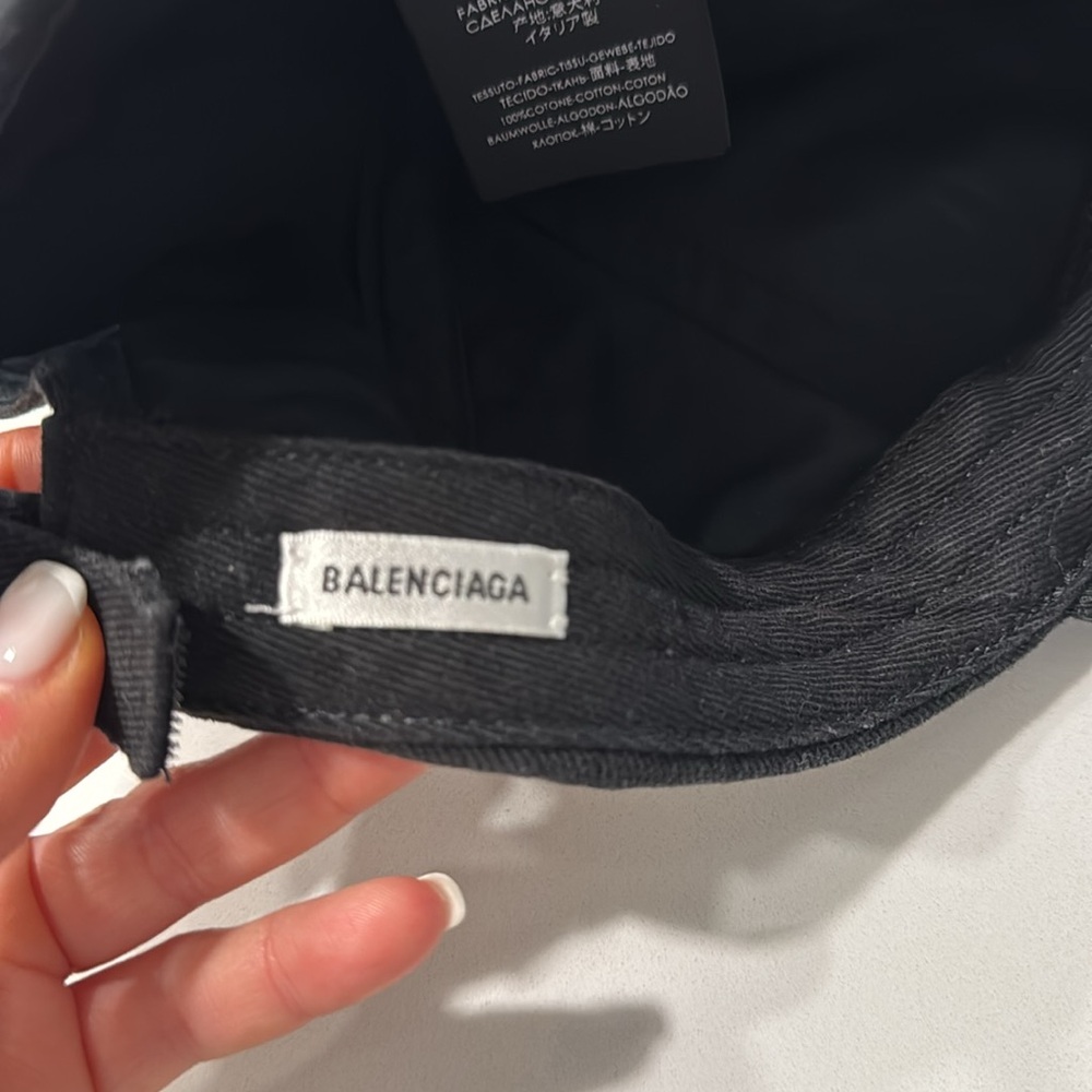 Balenciaga Black Cap with White Logo - Picture 4 of 6